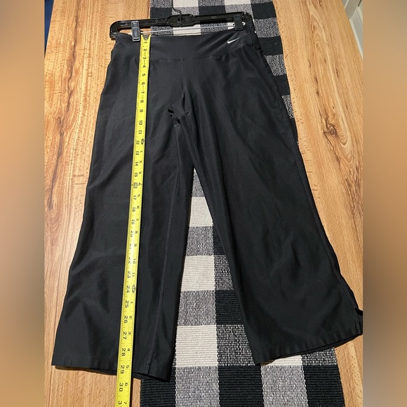 Nike Fit Dry wide legged black quarter length leggings - Picture 7 of 10